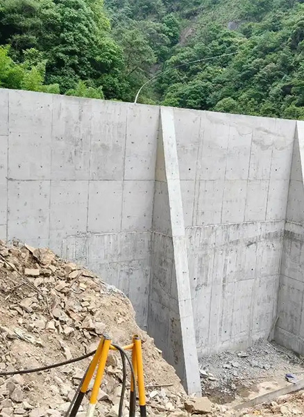 淄博博山区重力式挡土墙